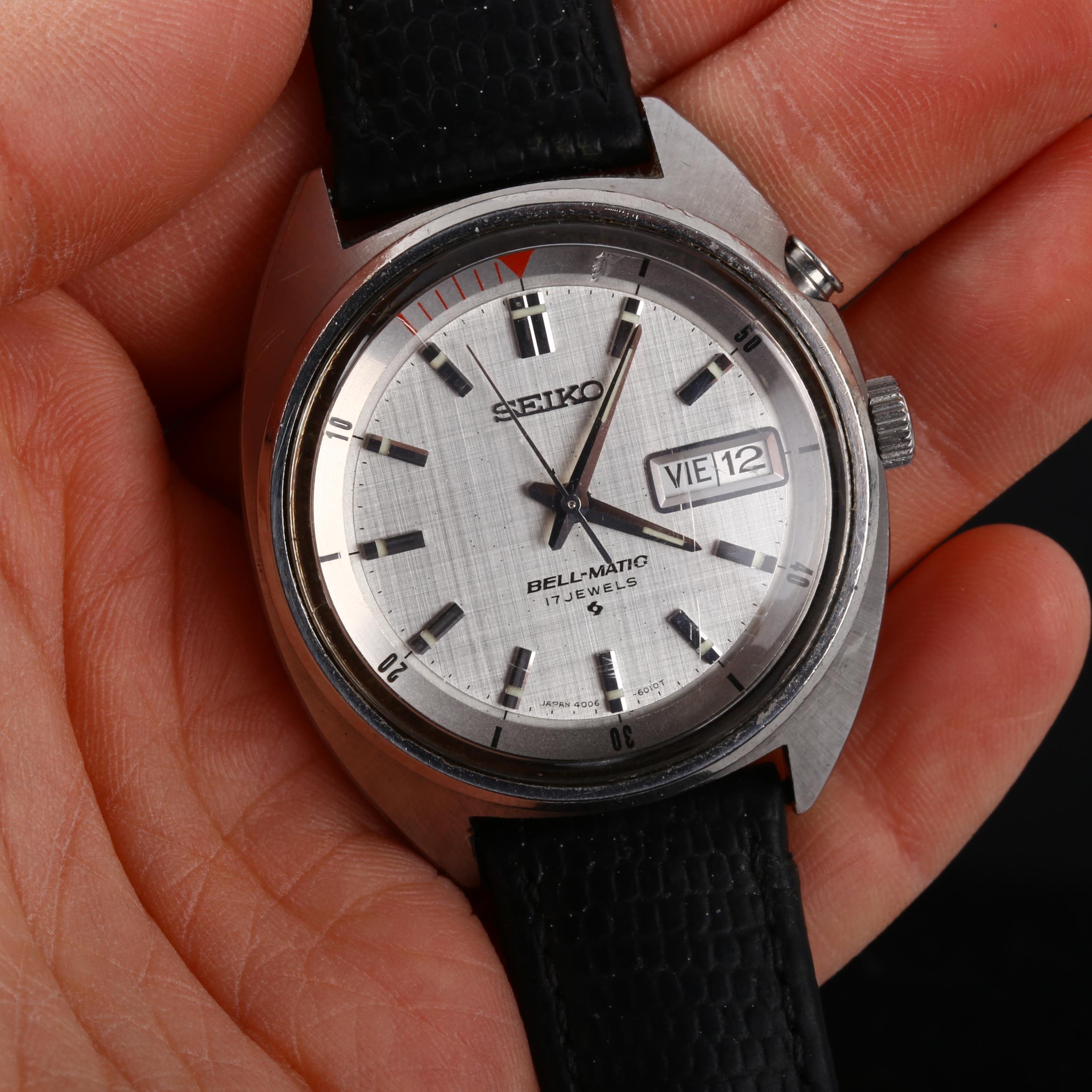 SEIKO - a Vintage stainless steel Bell-Matic automatic wristwatch, ref. 4006-6011, silvered dial - Image 5 of 5