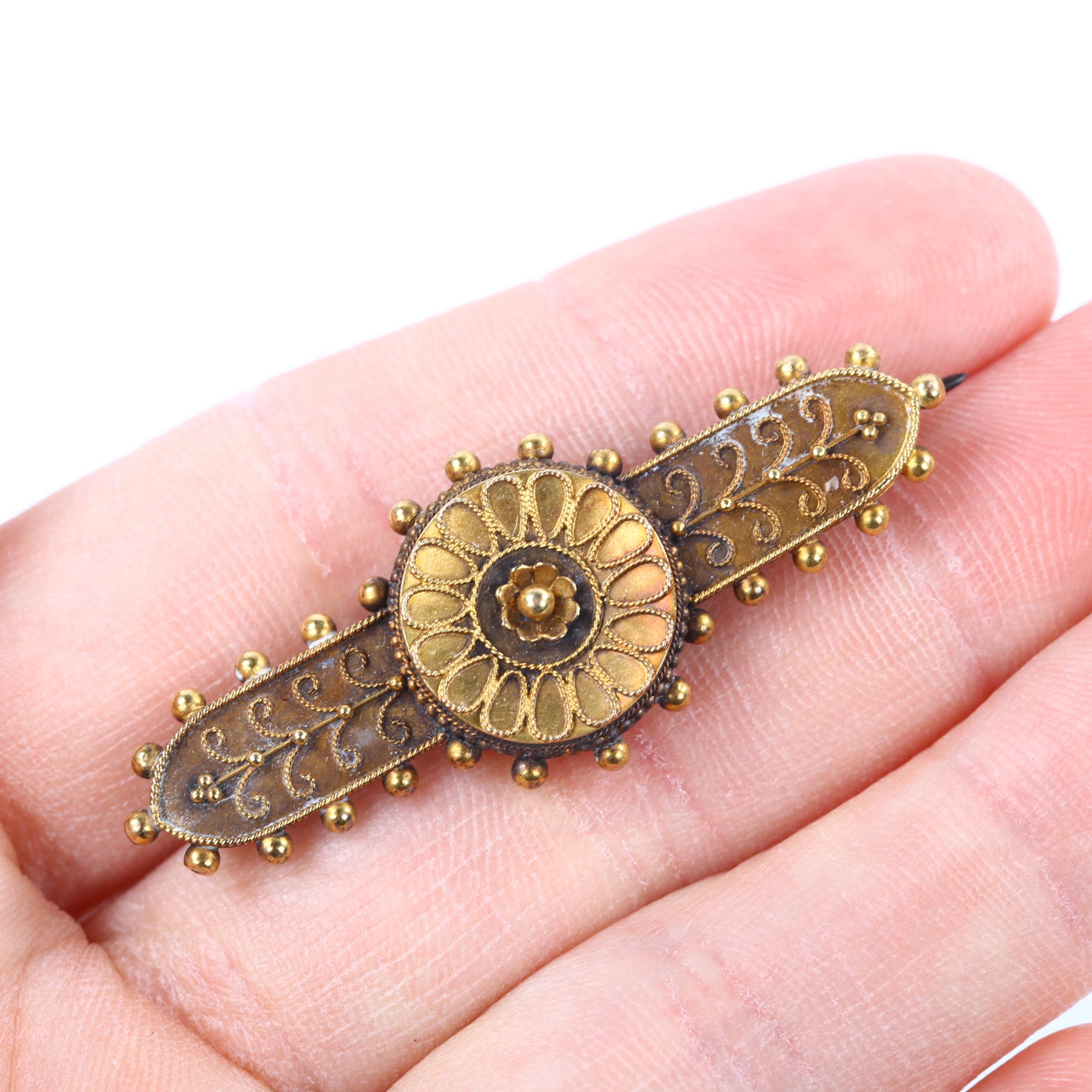A Victorian 15ct gold Etruscan Revival brooch, with memorial inscription "In remembrance of 10 years - Image 4 of 4