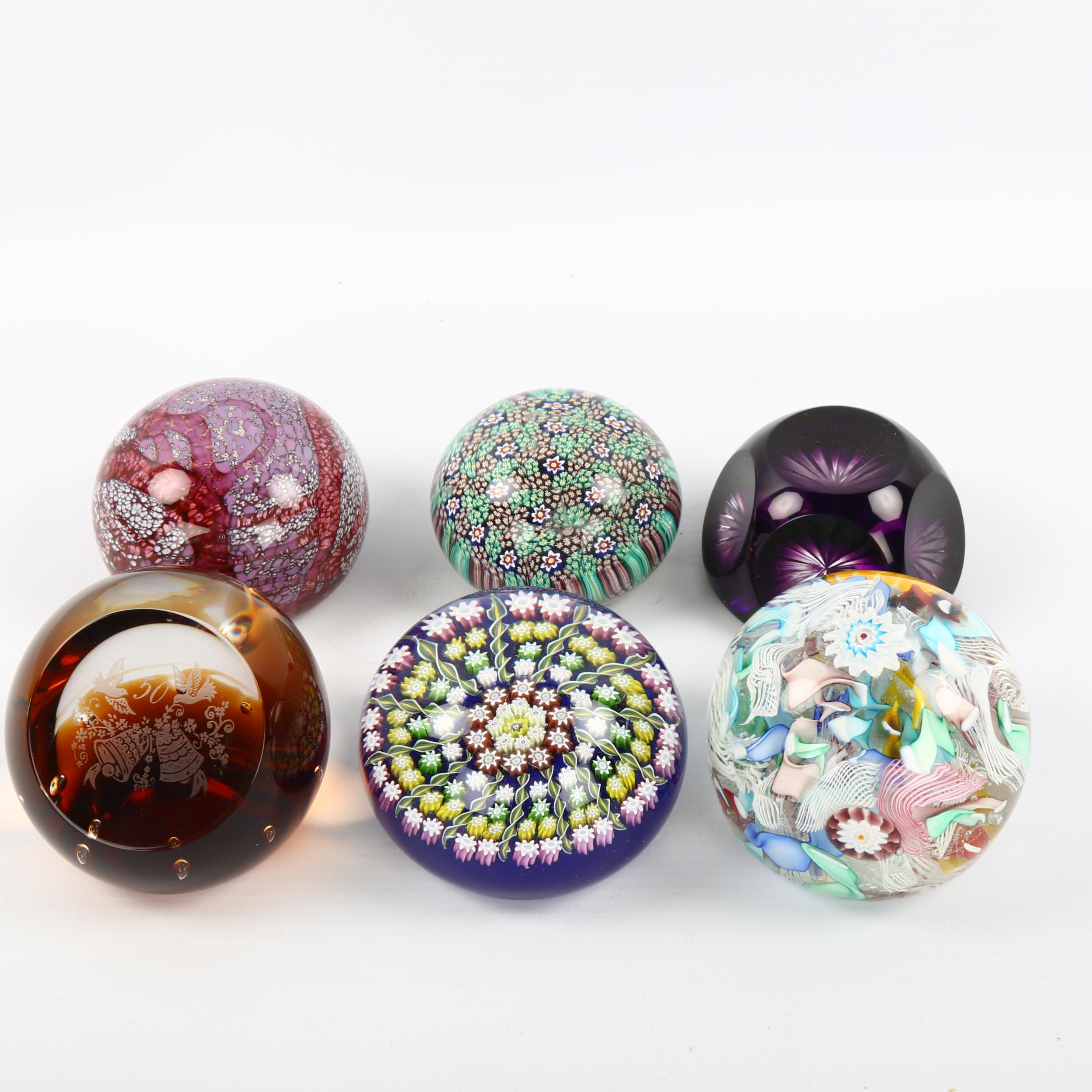 A collection of 6 glass paperweights, including Perthshire, Caithness and Channel Islands (6) - Bild 2 aus 3