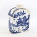 An 18th century Chinese blue and white porcelain tea caddy, height 11cm