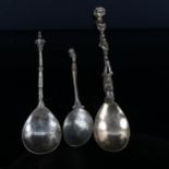 3 Continental silver replica spoons, including Pieter Glaesh Giewerts Anno 1653, largest length