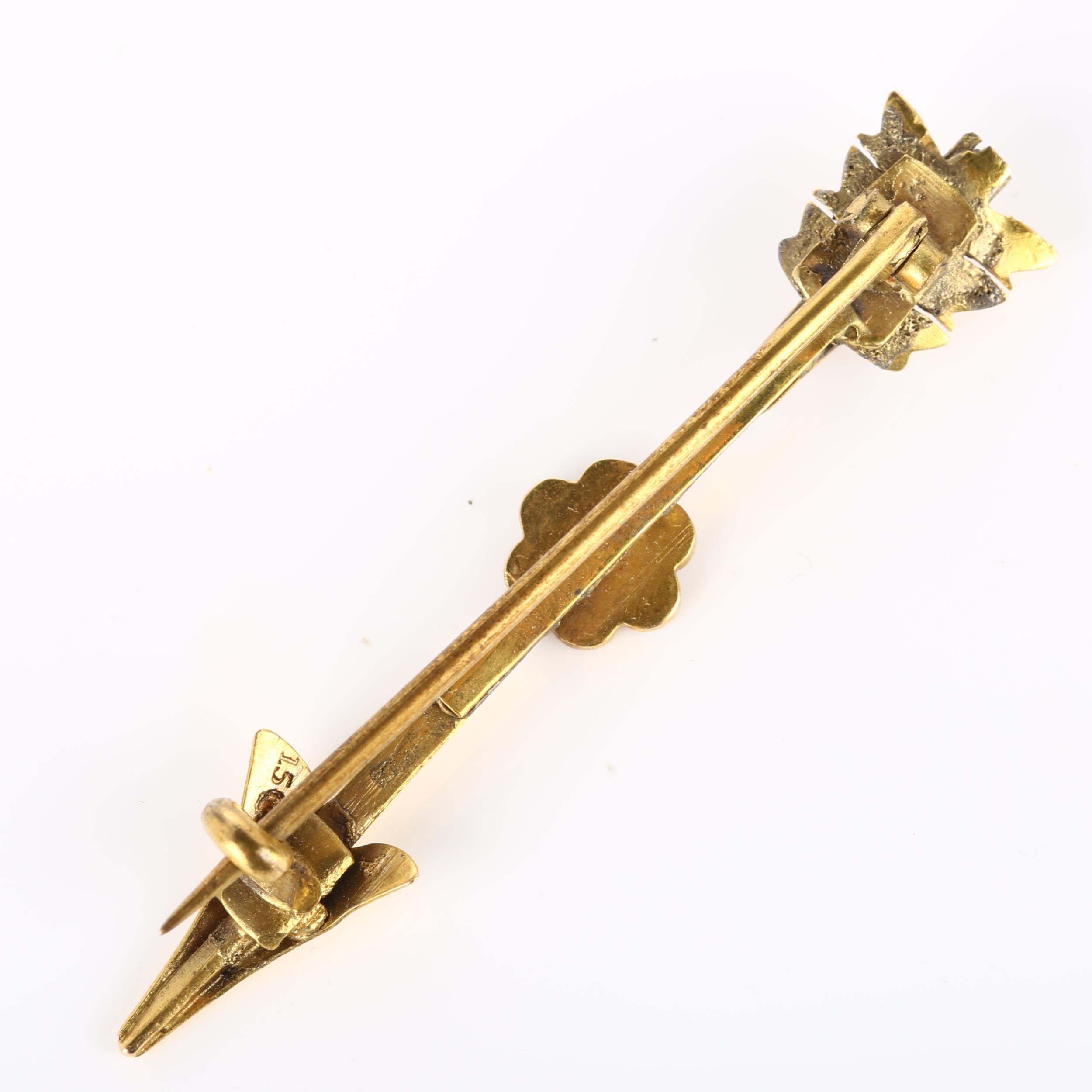 A Victorian 15ct gold split pearl arrow brooch, brooch length 50.9mm, 2.8g 1 pearl missing and - Bild 3 aus 4