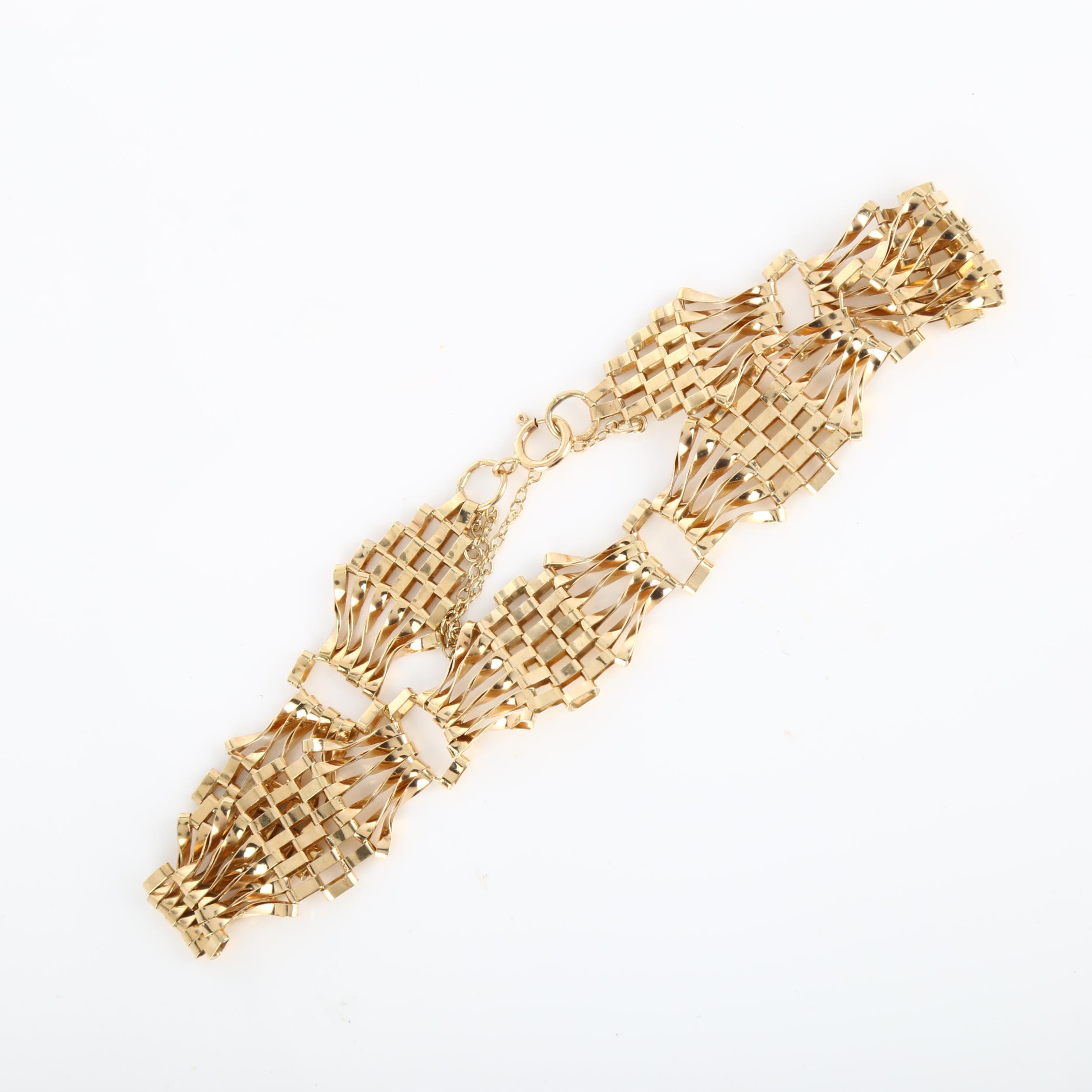 A late 20th century 9ct gold gatelink bracelet, length 18cm, 6.5g No damage or repairs, no broken - Bild 2 aus 4