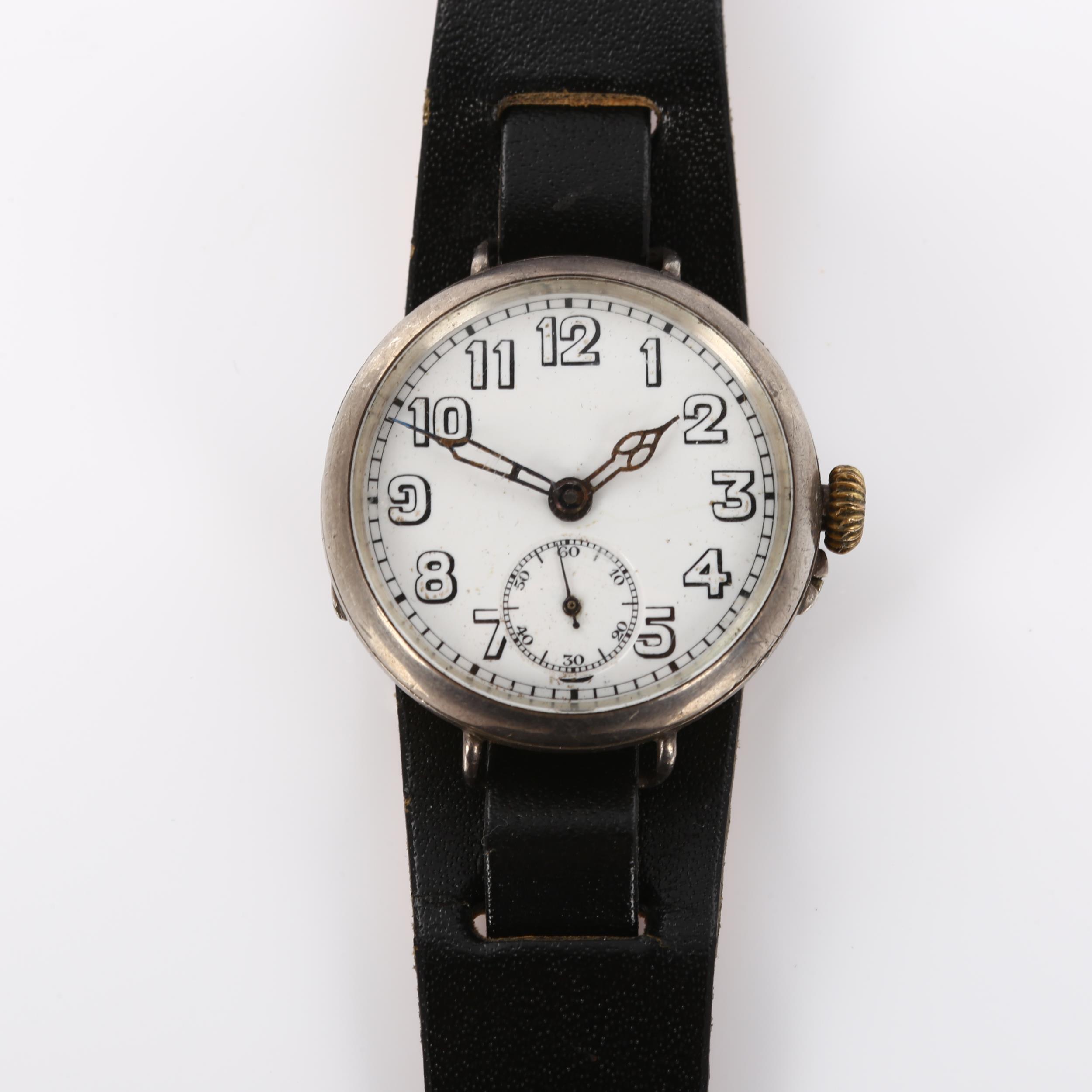 A First World War Period silver Officer's mechanical wristwatch, circa 1914, white dial with