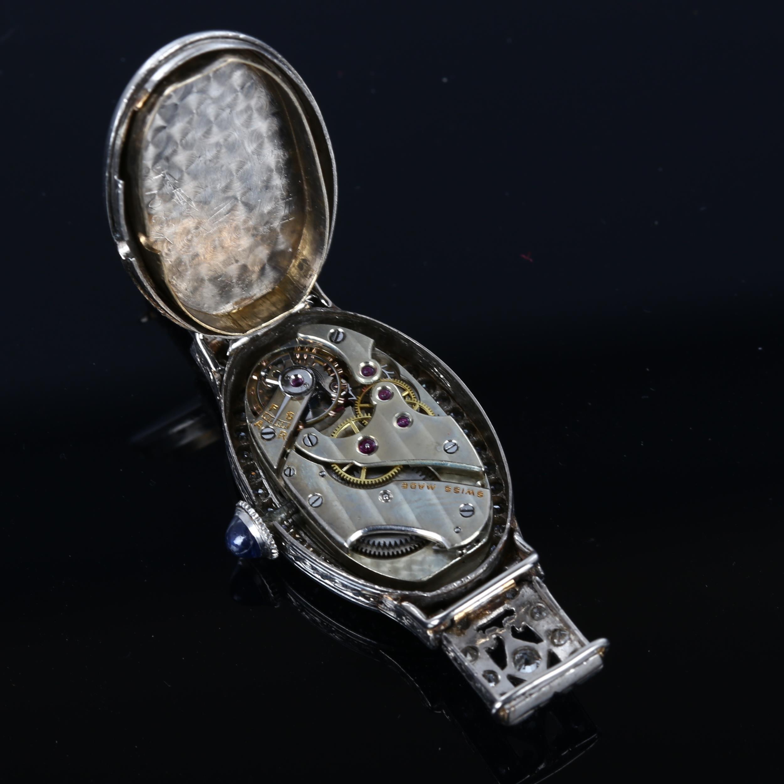 A lady's Art Deco diamond cocktail wristwatch head, oval silvered dial with Roman numeral hour - Bild 4 aus 5