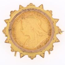 A Victoria 1900 gold full sovereign coin, in 9ct brooch mount, overall diameter 31mm, 10.3g High