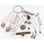 Various silver jewellery, including gatelink bracelet, rose quartz crystal pendant etc Lot sold as