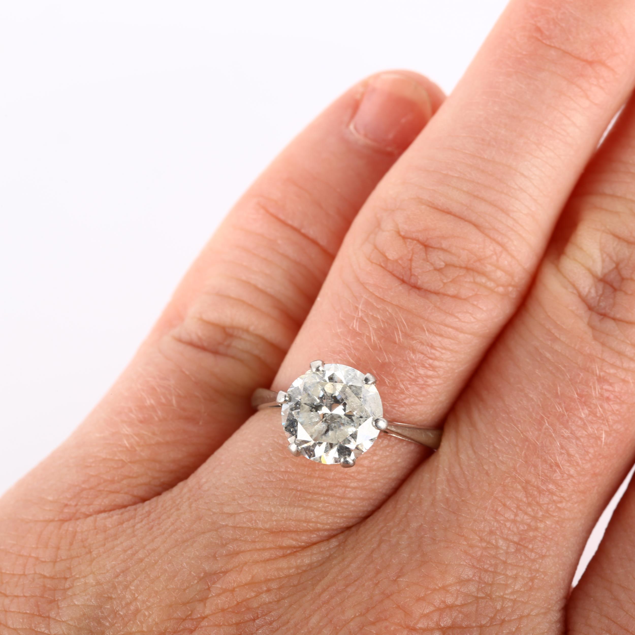 A 3.04ct solitaire diamond ring, 18ct white gold and platinum settings with modern round brilliant- - Image 4 of 4