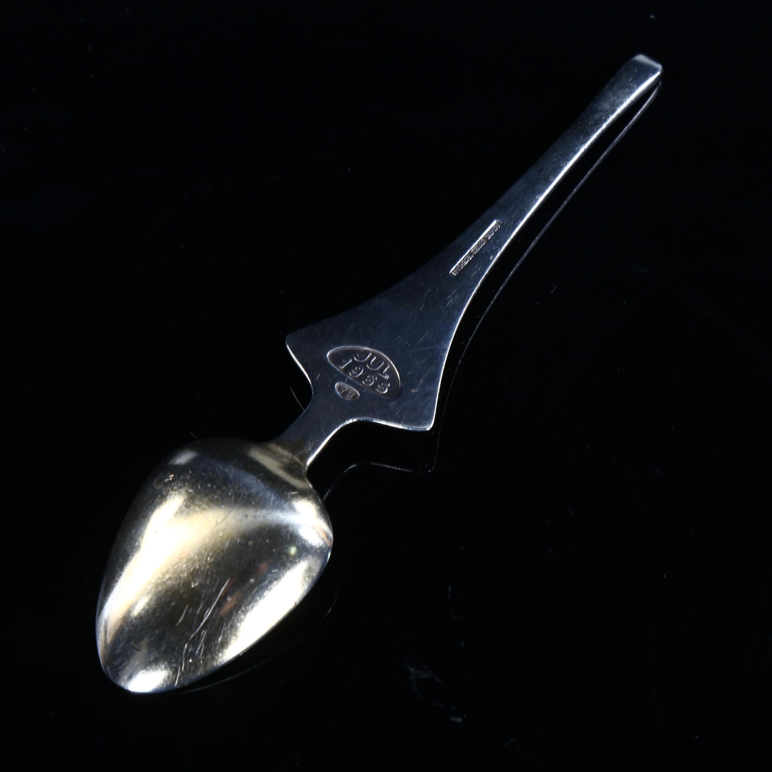 ANTON MICHELSEN - a Danish modernist sterling silver and enamel Christmas spoon, designed by - Bild 3 aus 3