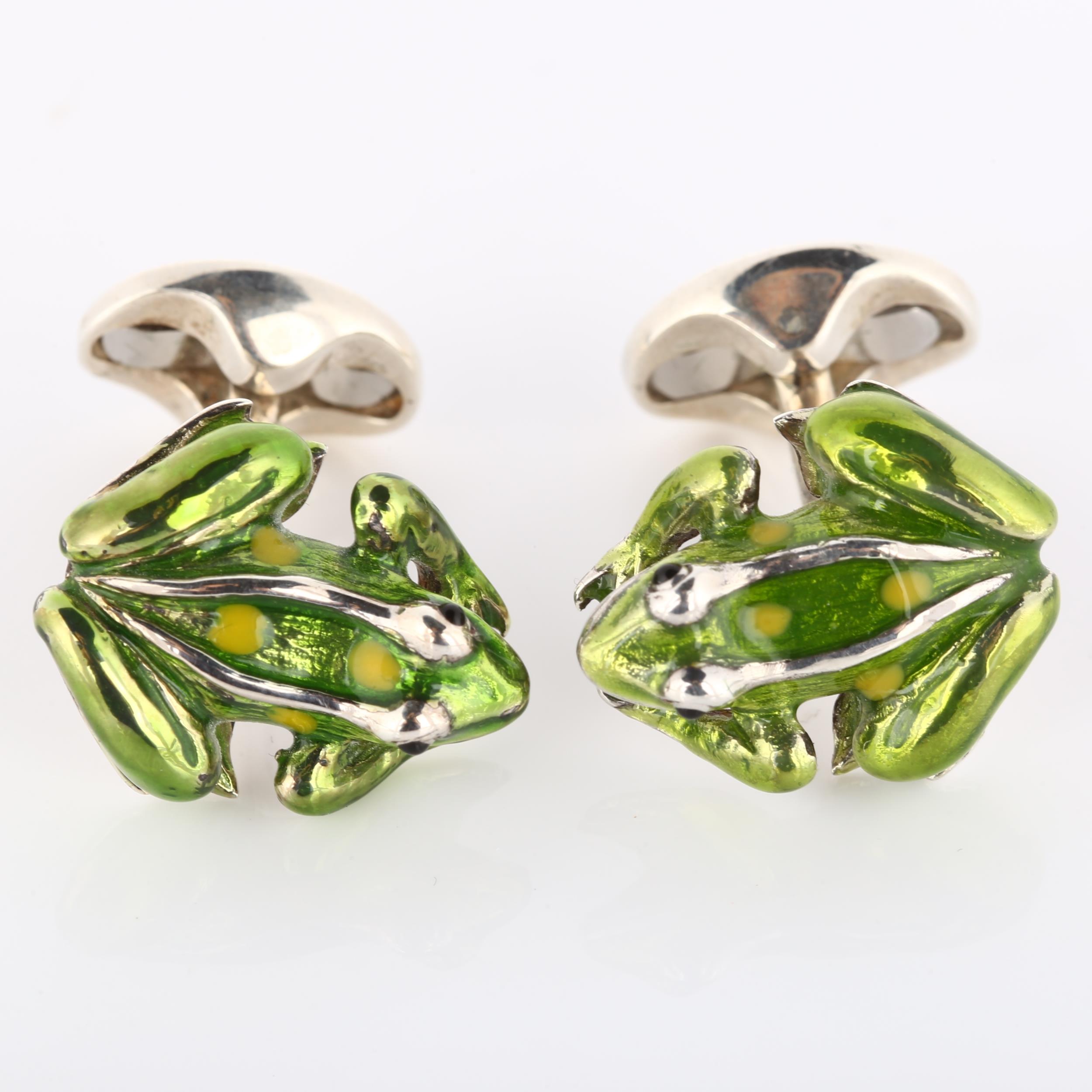 DEAKIN & FRANCIS - a pair of sterling silver and enamel figural frog cufflinks, hallmarks Birmingham