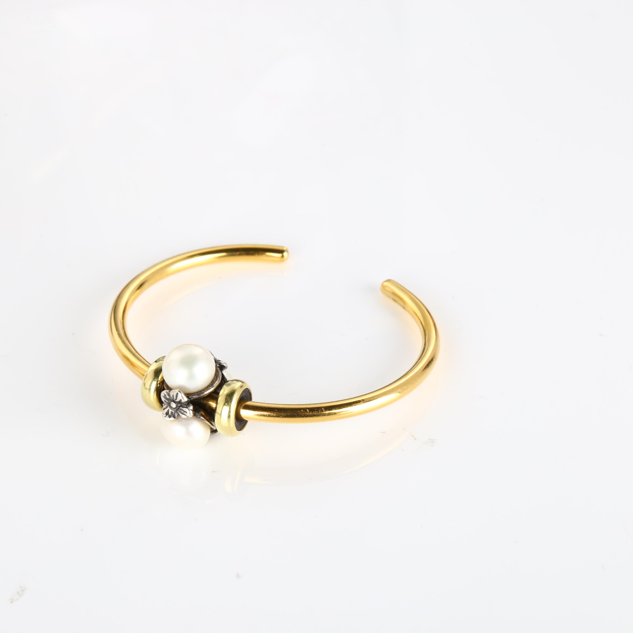 2 pieces of Danish silver jewellery, comprising 18ct gold on vermeil sterling silver pearl bangle, - Bild 3 aus 4