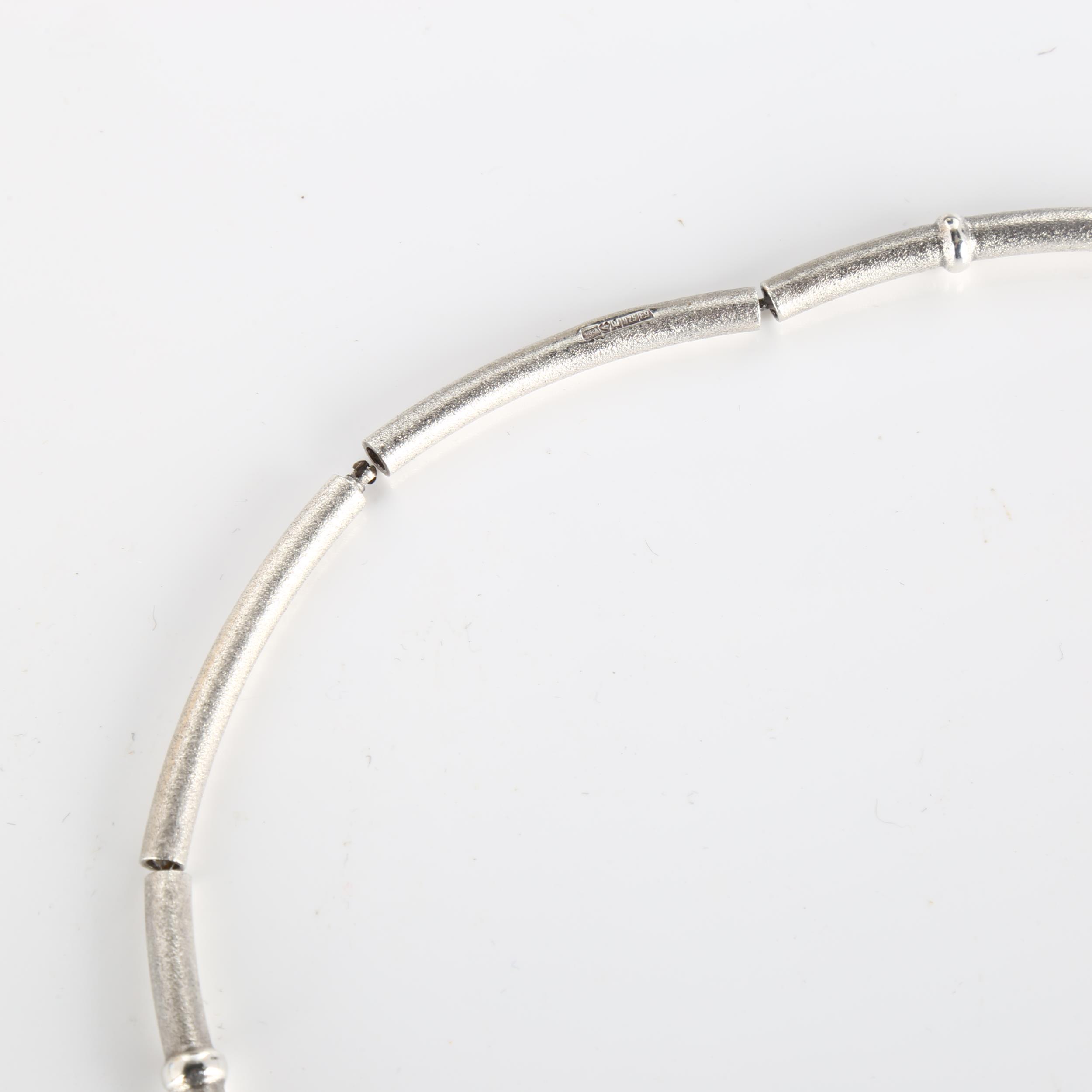 LAPPONIA - a Finnish sterling silver necklace, segmented form with textured ground and raised bands, - Bild 3 aus 4