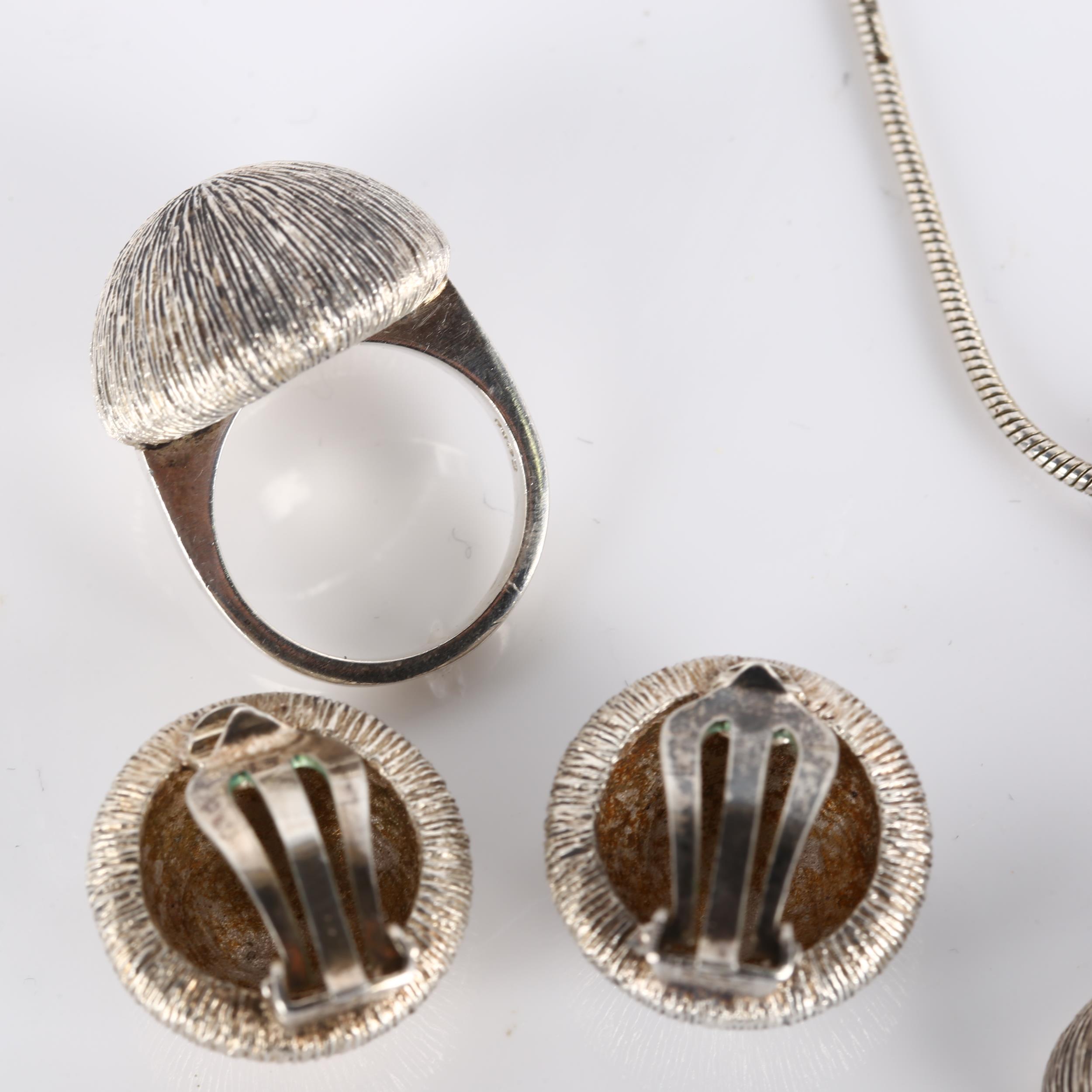 KLAUS GEORG MELCHER - a Danish modernist sterling silver demi-parure, comprising onion pendant - Bild 2 aus 4