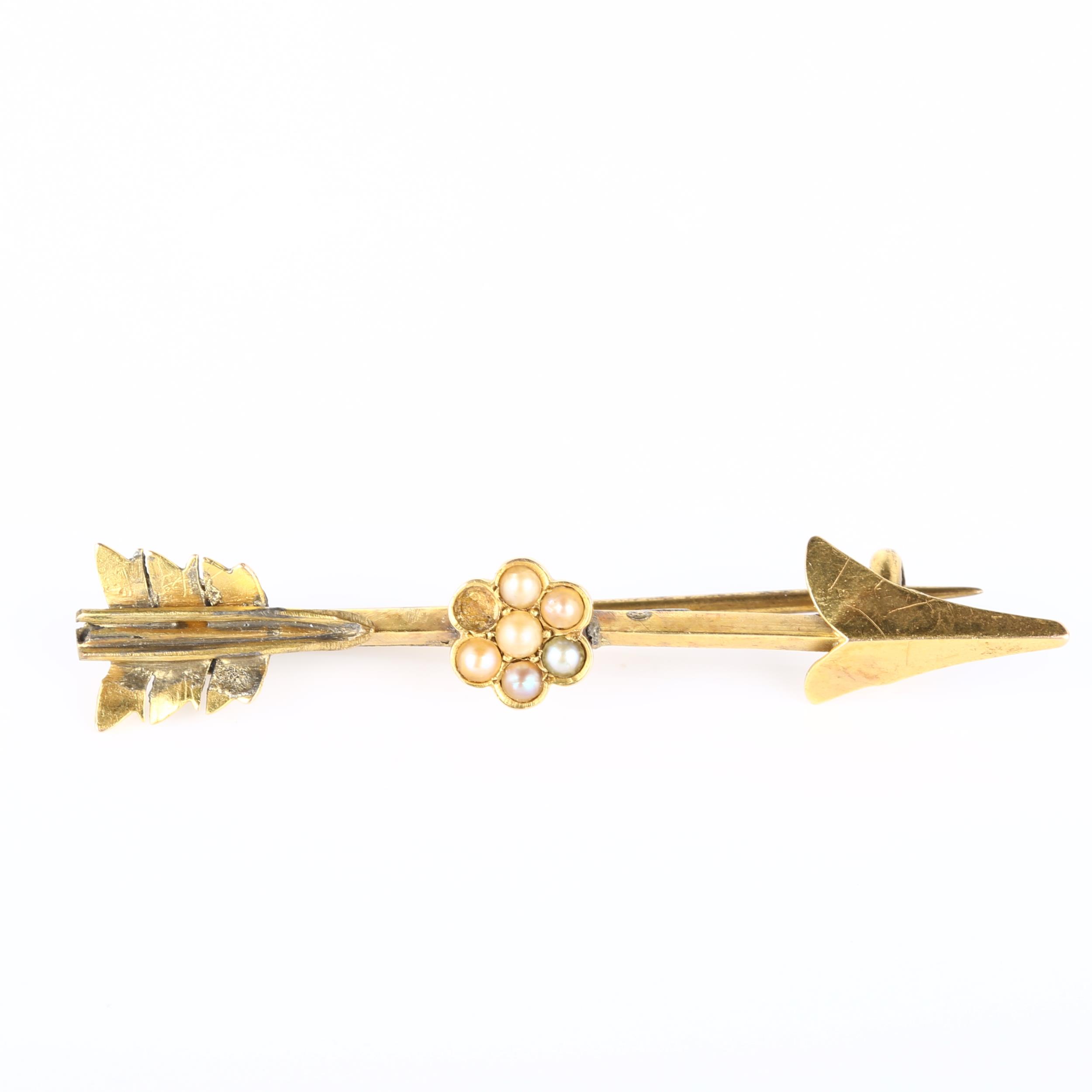 A Victorian 15ct gold split pearl arrow brooch, brooch length 50.9mm, 2.8g 1 pearl missing and