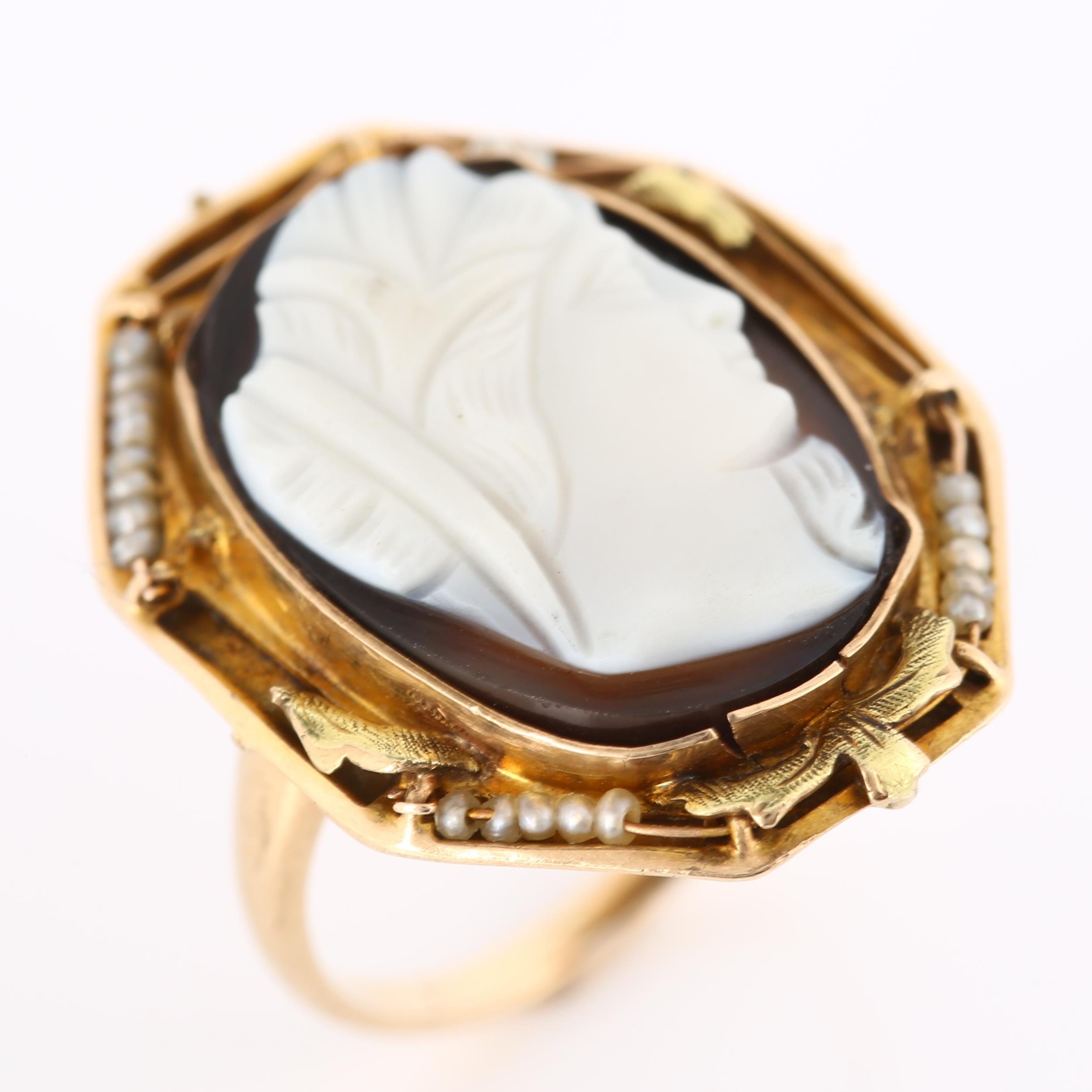 An Antique hardstone cameo ring, 9ct gold settings with relief carved panel depicting female profile - Image 2 of 4