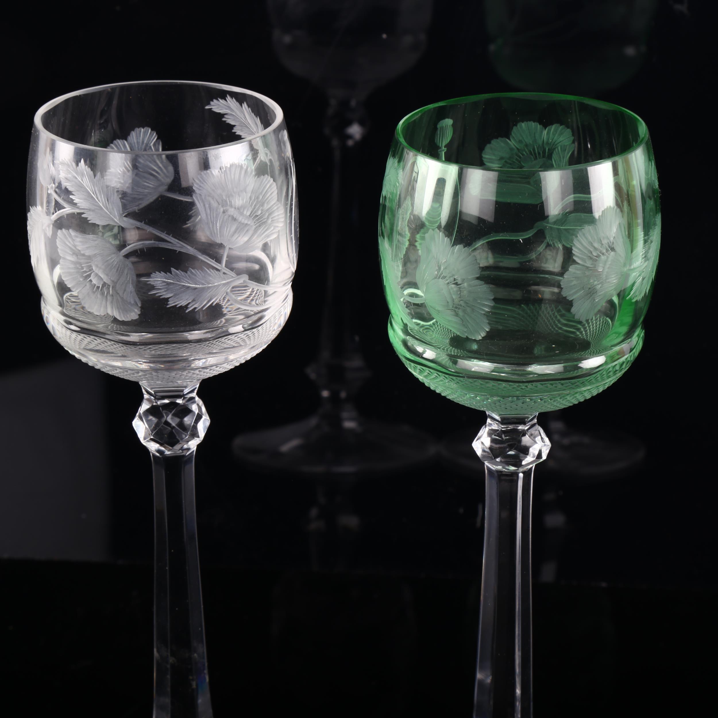 MOSER GLASS - a pair of green and clear glass long-stemmed glasses, with engraved floral bowls, - Bild 2 aus 3