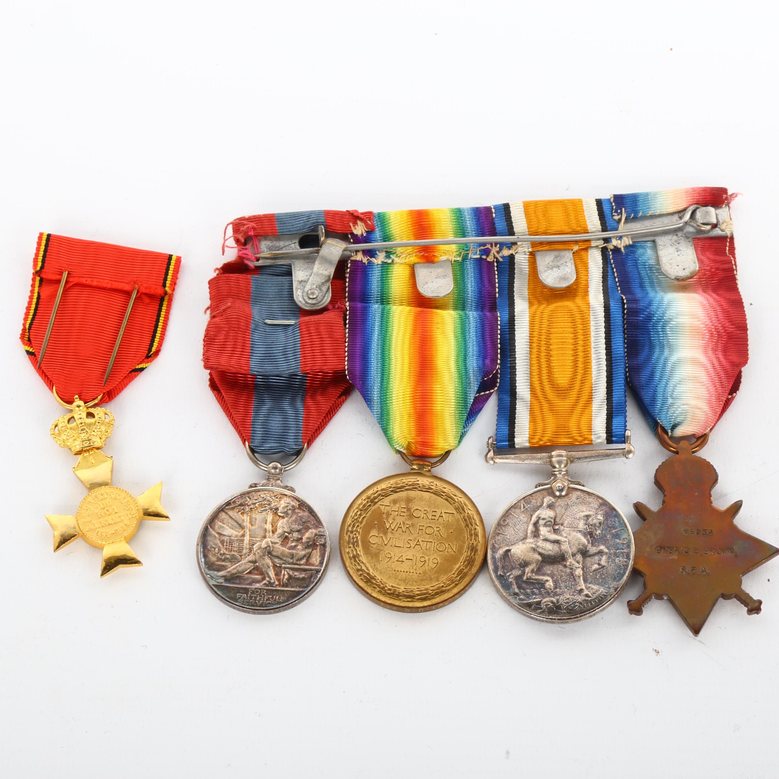 A group of 4 Great War and Faithful Service medals, awarded to Bmbr C E Brown RFA65664, comprising - Bild 3 aus 3