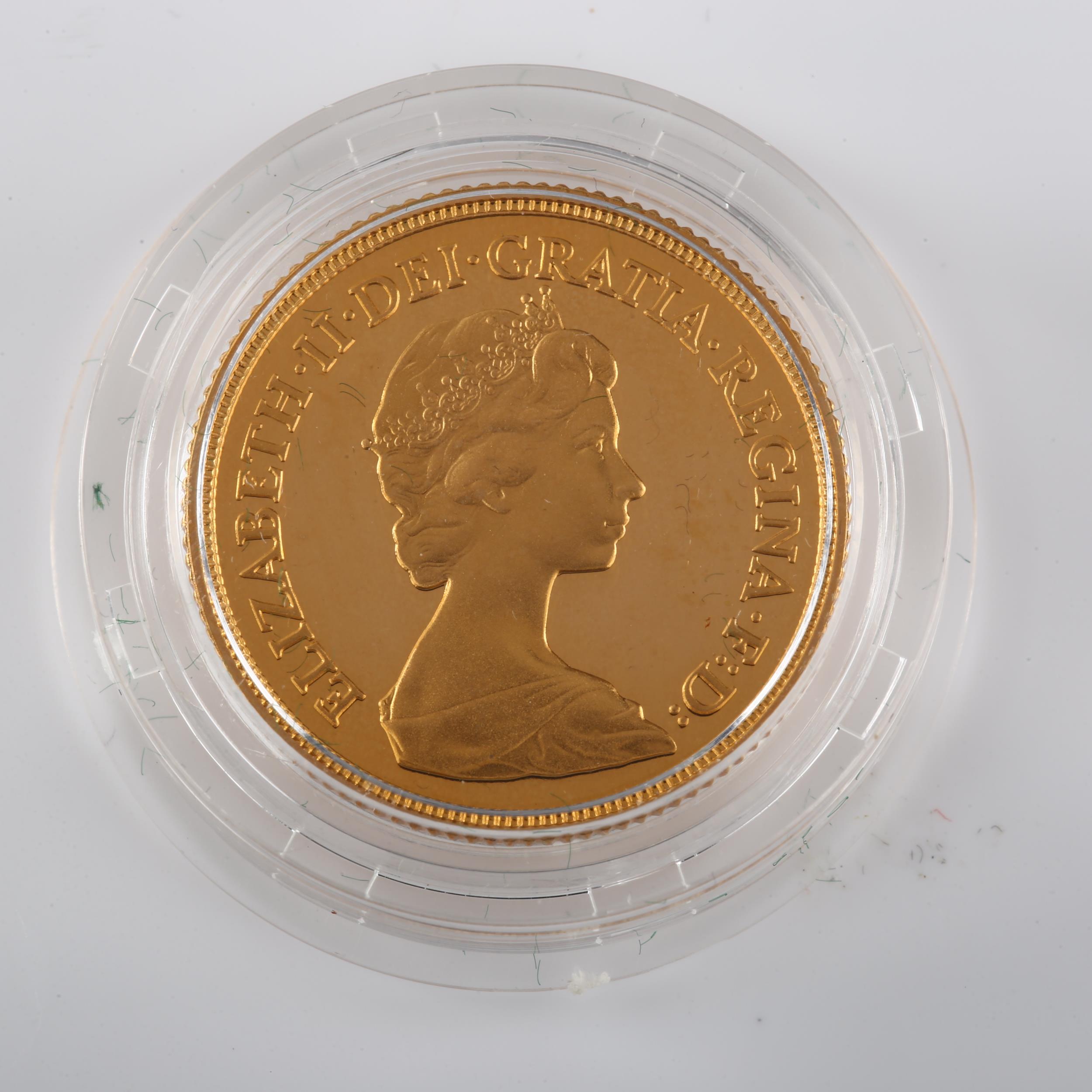 An Elizabeth II 1980 gold full proof full sovereign coin, Royal Mint, cased No damage - Image 3 of 4