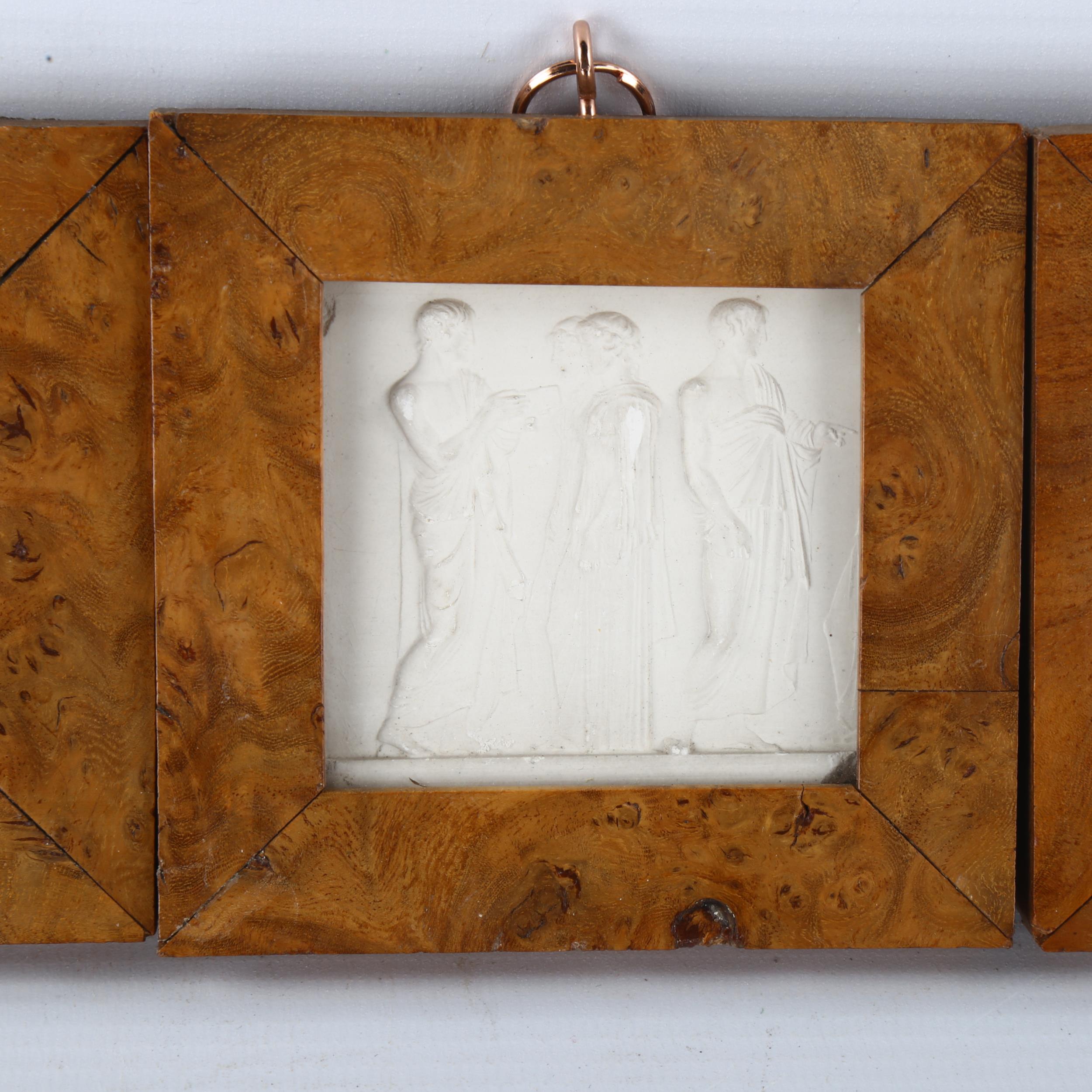 A set of 3 plaster relief plaques after John Henning (1771 - 1851), Classical designs from the - Bild 3 aus 3