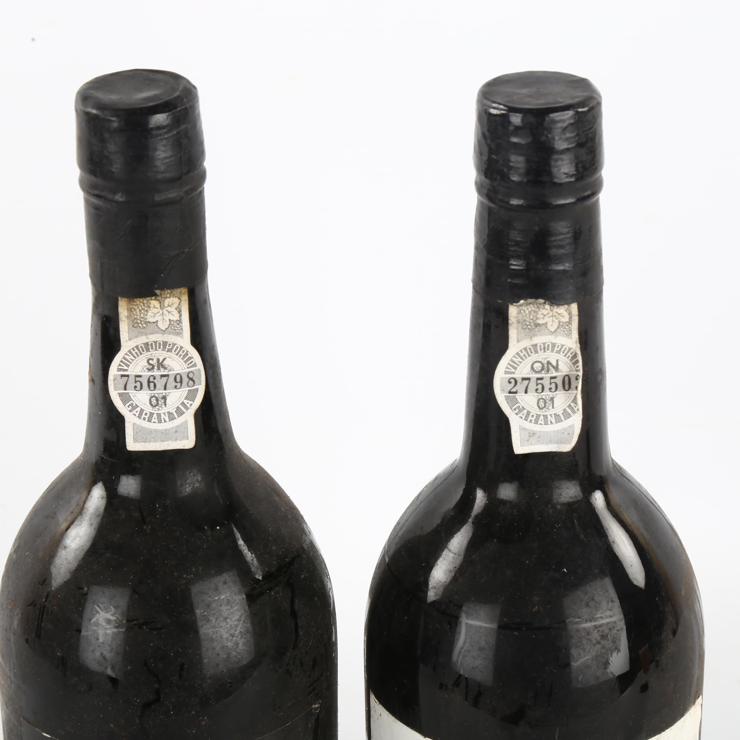 2 bottle of vintage port, Graham's Malvedos 1979, Dow's 1984 levels to low neck capsules in good - Image 2 of 3