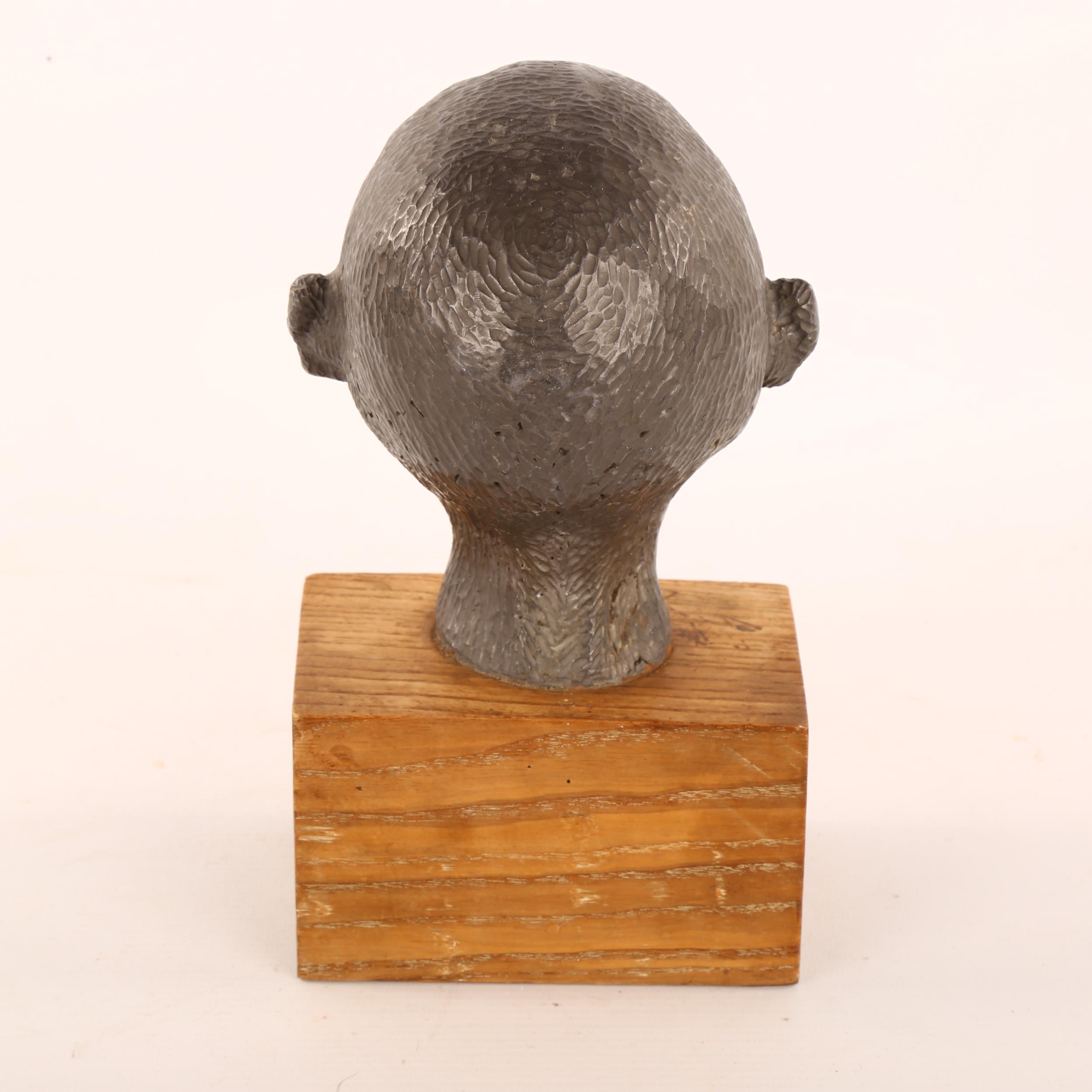 An unusual mid-20th century solid lead head sculpture, on woodblock plinth, unsigned, height 22cm - Bild 2 aus 3