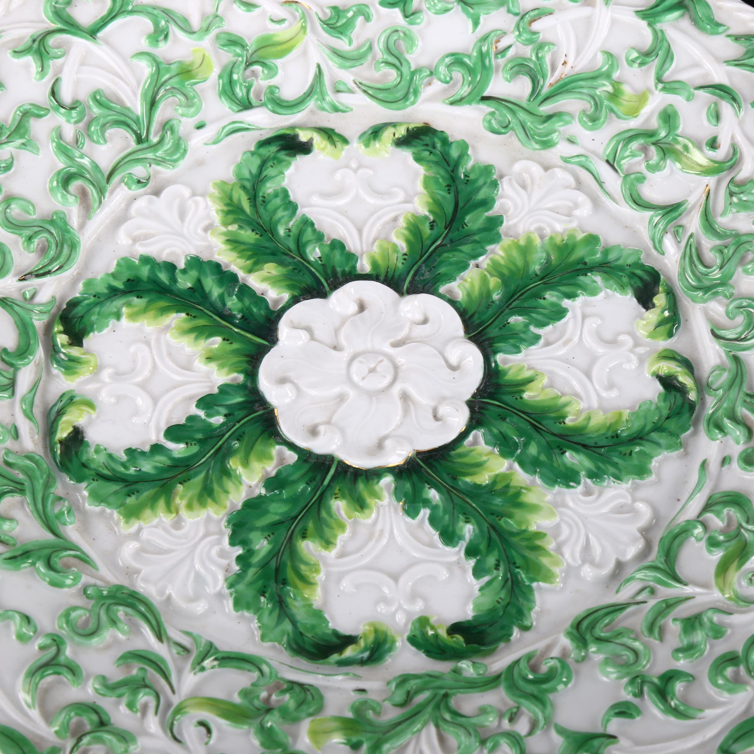 A Meissen porcelain cabinet plate, with relief moulded fern decoration, diameter 27cm Perfect - Bild 2 aus 3