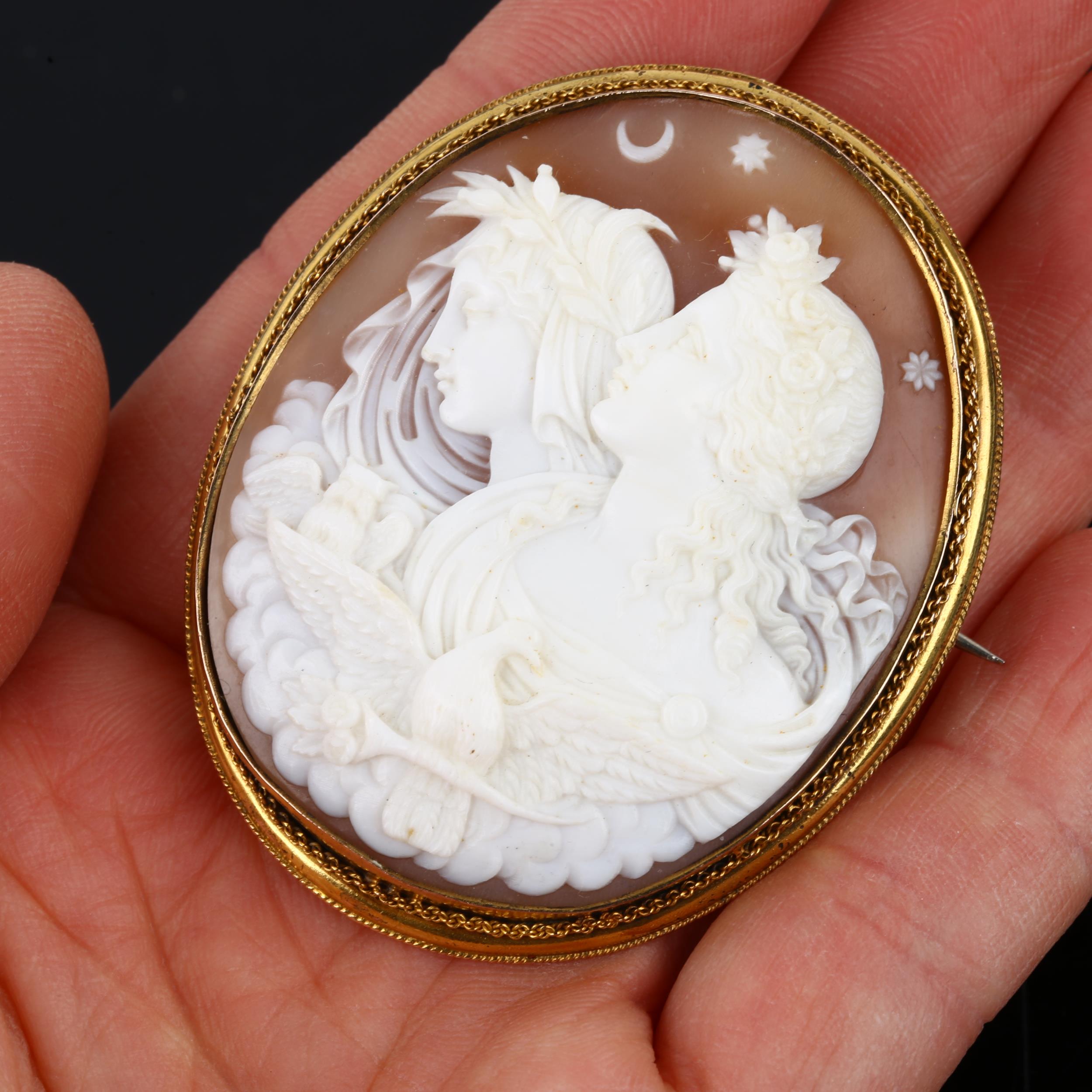 A 19th century shell cameo brooch, relief carved depicting Eos and Nyx (Goddesses of dawn and - Image 4 of 4