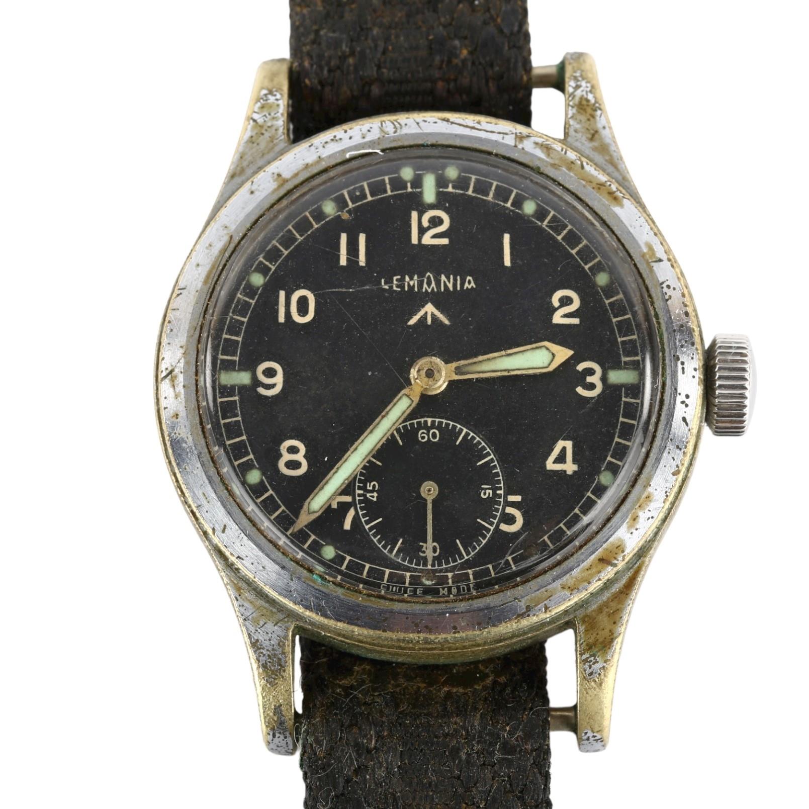 LEMANIA - A Second World War Period Military Issue chrome-plated 'Dirty Dozen' mechanical