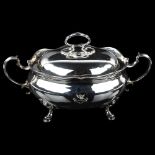 A good quality silver plate 4 pint soup tureen and cover, overall width 36cm Lot sold as seen unless