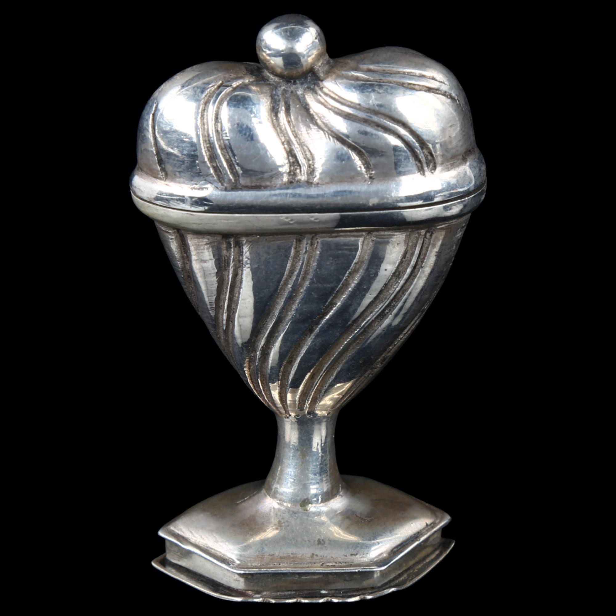 A Swedish silver heart marriage box, height 7cm, 1.7oz Heavy wear to high points, top lid is working