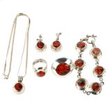 modern sterling silver rosary pea demi-parure, comprising necklace, bracelet, pair of earrings and 2