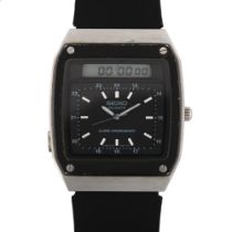 SEIKO - a stainless steel quartz alarm chronograph wristwatch, ref. H357-5040, black dial with baton