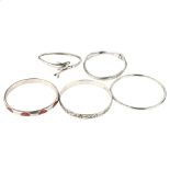 5 Continental silver bangles, largest circumference 21cm, 90.5g total (5) No damage or repairs, only