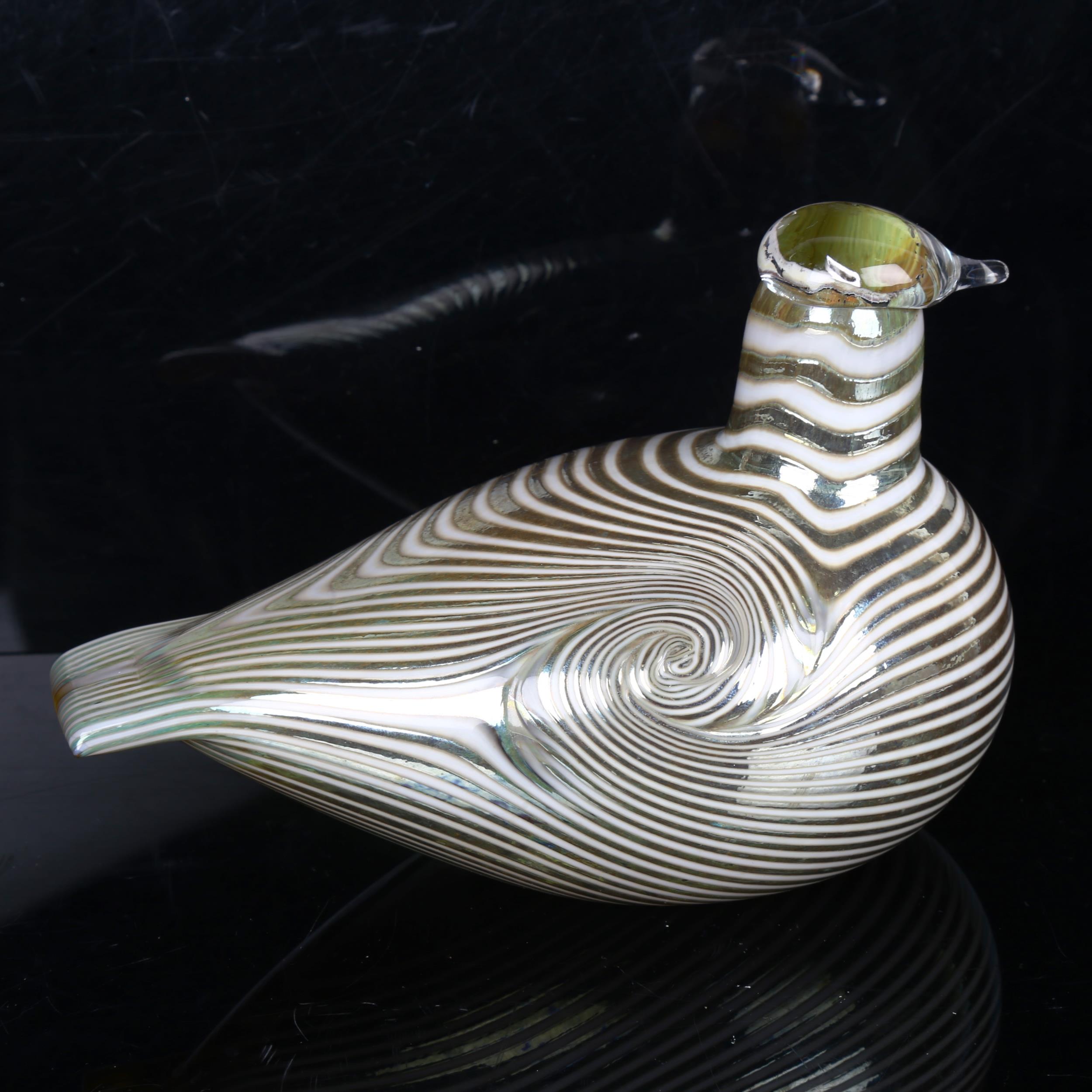 OIVA TOKKIA for Nuutajarvi, glass bird , signed to base with makers label, height 12cm Good - Image 3 of 4