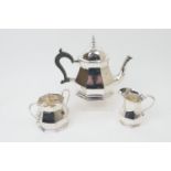 George V silver three piece tea service, by Roberts & Belk, Sheffield 1923, in Queen Anne style with