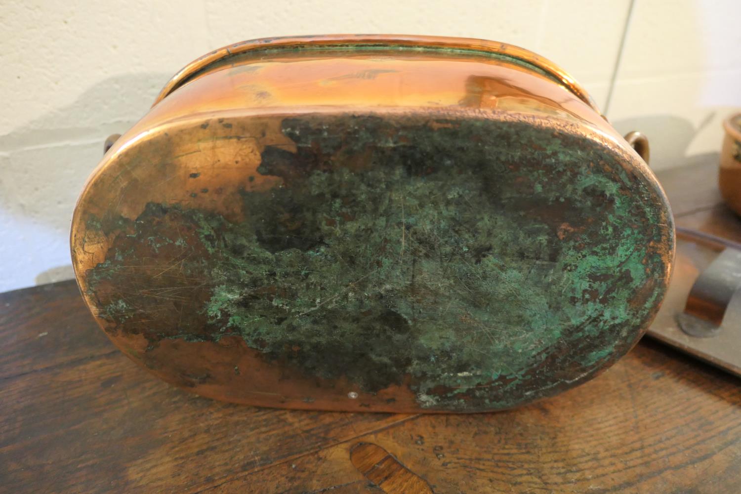 Victorian copper fish kettle, with lid, 46.5cm, handle to handle the vessel 36cm; also a twin - Image 4 of 10