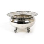 Edwardian silver bowl, by Walker & Hall, Sheffield 1903, shaped anthemion and scroll pierced