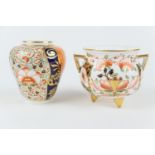 Stevenson & Hancock Derby cauldron, decorated in old imari colours, painted mark, 8cm; also a