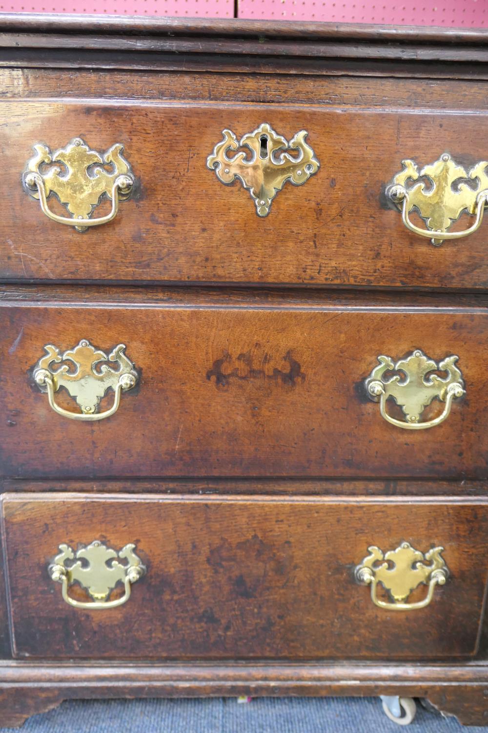 George II oak inverted breakfront dresser, circa 1730-50, two plank top over a central short - Image 11 of 16