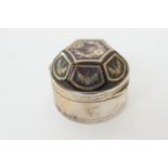 Fine Edwardian silver pique tortoiseshell box, by Goldsmiths & Silversmiths Company, London 1905,