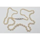 Pearl necklace, graduating in size from approx. 10 to 0.5 metric grains, totalling 103 pearls,