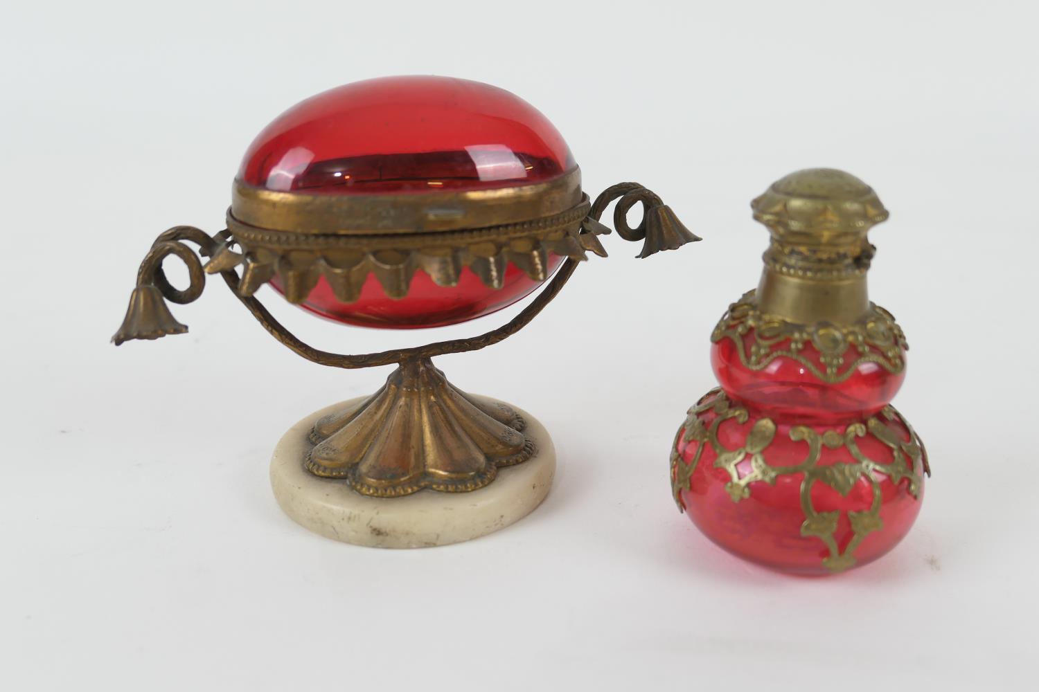 French double gourd ruby glass scent bottle, mounted in brass, circa 1900, height 17cm; also a