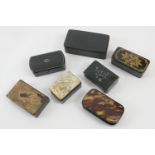 Small selection of Victorian lacquered papier mache snuff boxes, the largest 8.5cm x 5cm,