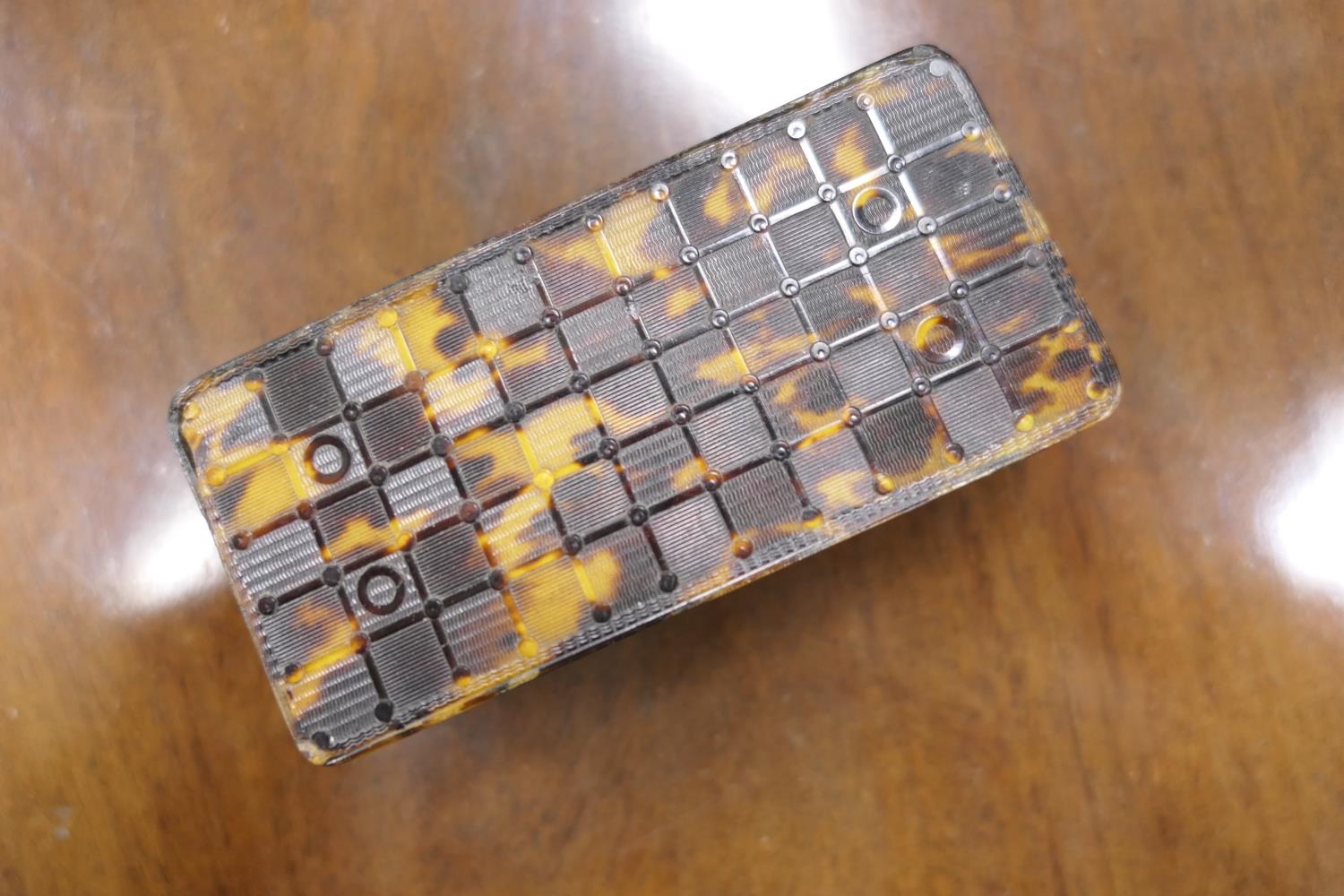 Tortoiseshell snuff box, early 19th Century, rectangular form, the cover pressed with chequerboard - Image 7 of 10