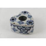 Delft blue and white heart shaped inkwell, 18th Century, 10.5cm