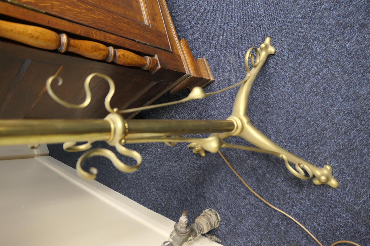 Edwardian brass extending standard lamp, in Art Nouveau style, having a purple silk damask fringed - Image 4 of 6