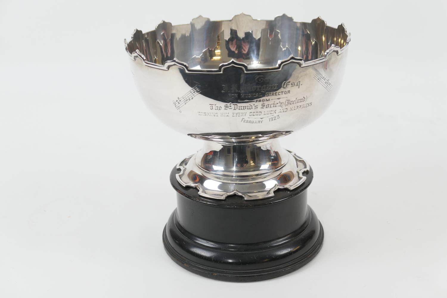 George V silver presentation rose bowl, Birmingham 1922, with a crenellated rim and an inscription