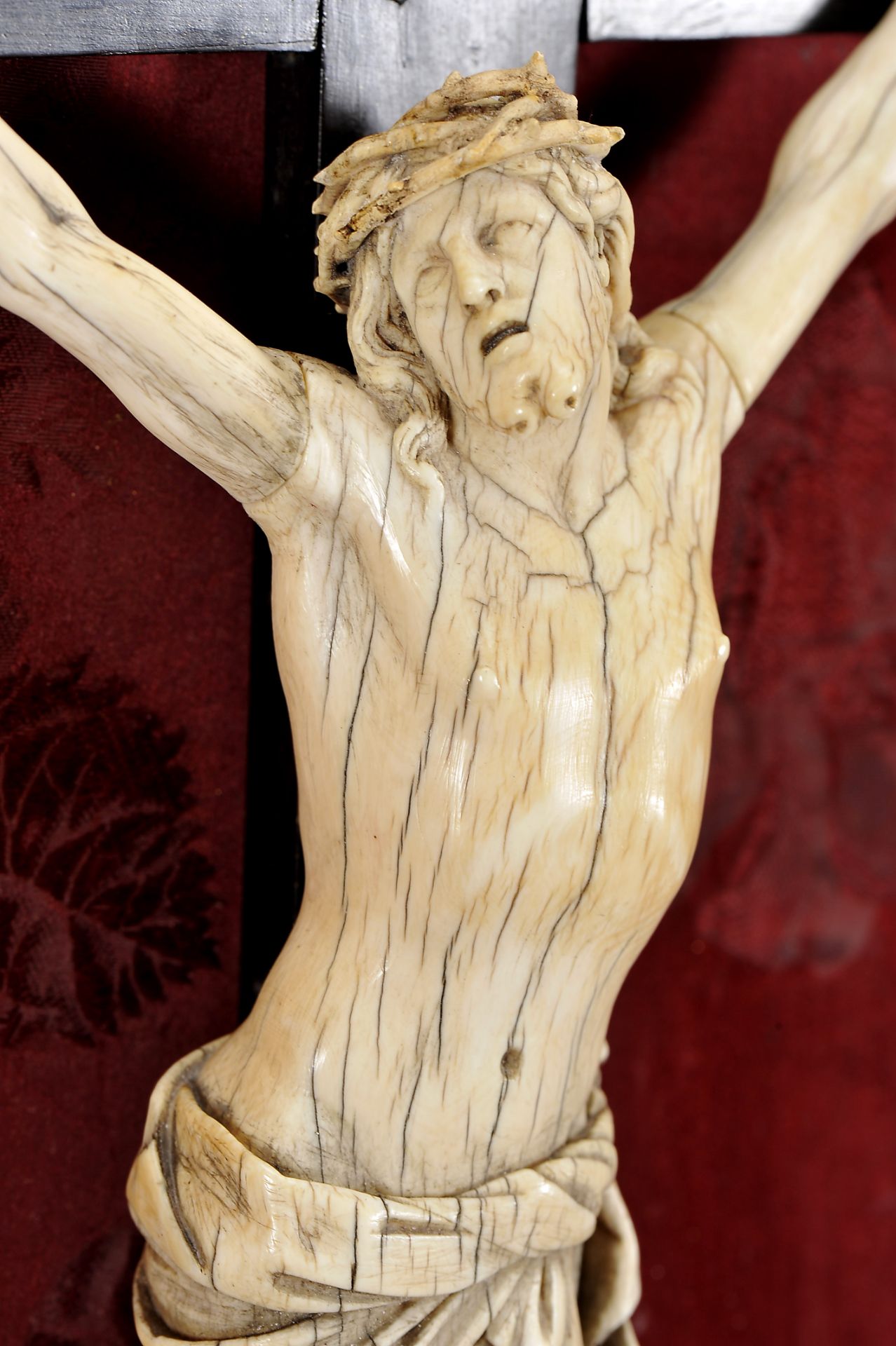 Christ crucified - Image 3 of 3