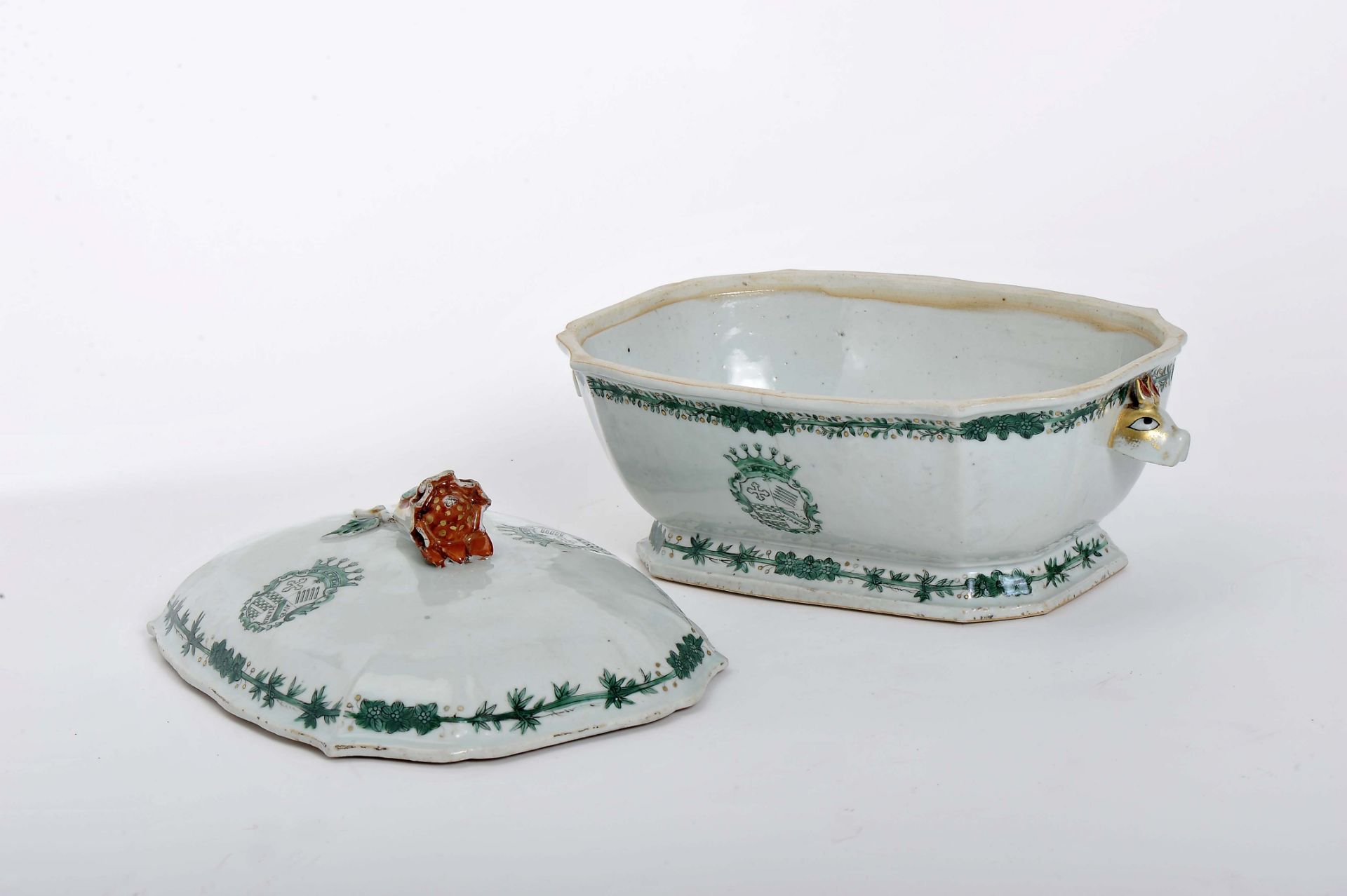 A tureen - Image 2 of 2