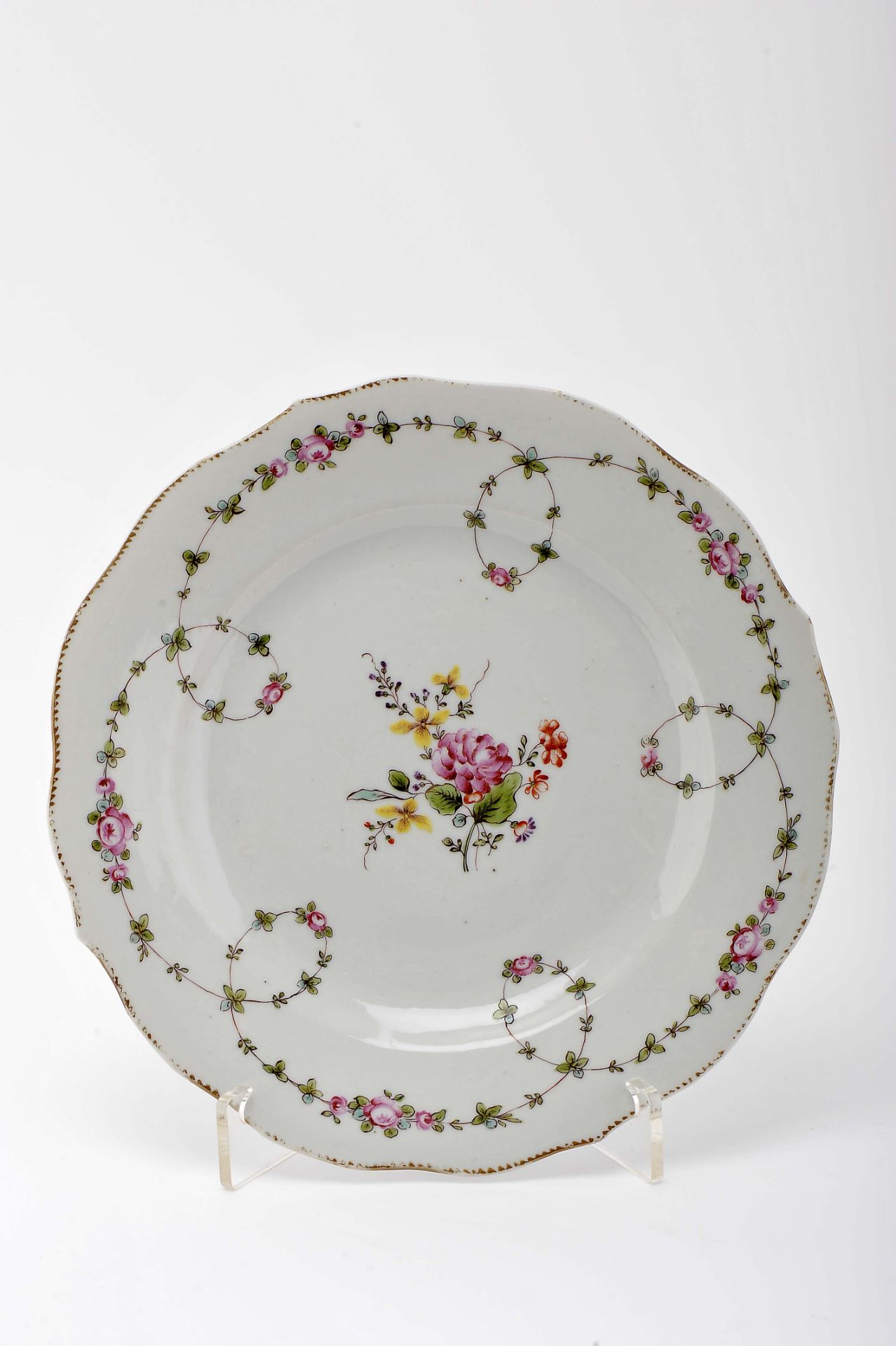 A set of six scalloped dishes - Image 2 of 2